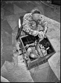 А вот здесь уже интрига...  Что дальше?