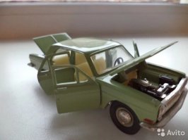 Это да... Там задний мост с рессорами и кардан были выполнены в виде отдельных деталей, открывалось всё, детализация была прекрасной... Играть с ней, правда, было нельзя, все было красиво, но не прочно.