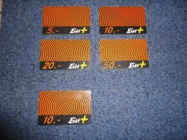 90-е годы, пчелайн запустил СМС в режиме теста - ВООБЩЕ бесплатно, только мало кто знал, инфа расходилась сарафанным радио. Но уж кто узнавал - вообще переставали звонить и общались только СМС-ками - халява же. Один минус - баланс всё равно надо было пополнять, ибо он сгорал по истечении определенного срока, например карта в 5 баксов (самая дешманская) сгорала через две недели, а вот 10 - уже на месяц. ВО времена были, проговорил, не проговорил бабло - все равно сгорало, сколько на нас тады операторы бабла наварили...