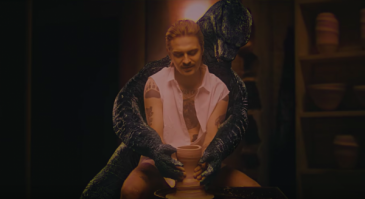 Кто из них плагиатор:)