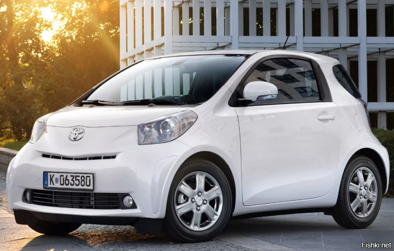 ну, если уж кто и похожи на тележку из Магнита, то это либо Smart Fortwo, либо Toyota iQ