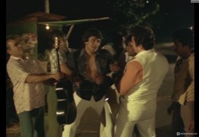 Только не ломайте им гитару!!!