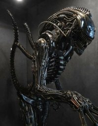 Когда был маленьким, да и потом бывало, то ночными кошмарами у меня были Чужие, от которых не убежать и не спрятаться ...