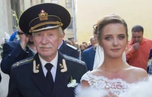 Седина в волосы - бес в ребро.