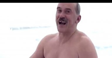 Роспотребнадзор напомнил, кому не стоит лезть ночью в прорубь