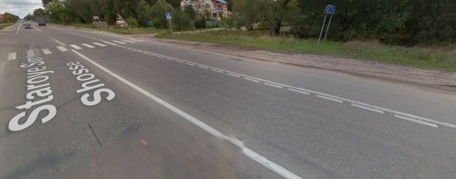 55.031135, 37.428164
Фото 2012 года. В 2019 разметка стерта, но факт остаётся фактом - там две полосы.