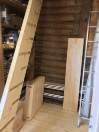 нехватка места и крутизна подъёма заставляют извращаться.