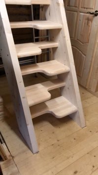 нехватка места и крутизна подъёма заставляют извращаться.