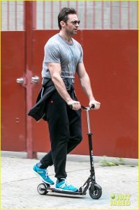 Ну, сравнили, с росомахой проще гораздо, их и дрессировать можно, даже на самокате можно научить кататься.