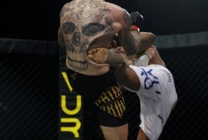 Так и зубы повыбивать можно