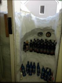 Знаем, плавали - вовремя не достал, ледяная каша, и разорванные бутылки))