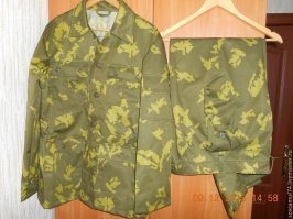 1991 год.ГКЧП.Большой Каменный мост через Москва-реку.Ст.сержант в кирзовых сапогах и камуфляже "берёзка" с автоматом АК-74 и бойцами едет на "Шишиге" (ГАЗ-66) в сторону "Белого дома".