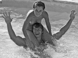 Первые две не совсем на пляже, но тоже в тему