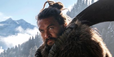 Сериал "Видеть" 2019 года, но я знаю с Звездные Атлантиды, там еще вписали в сюжет одну из первых его татуировок.