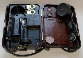 Как было трудно удержаться, чтоб не поднести два провода от телефона к руке спящего товарища, и не крутануть ручку индуктора.