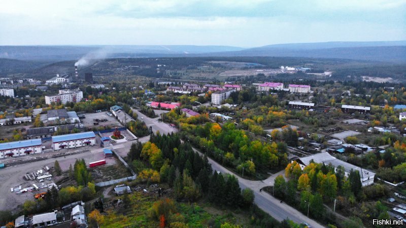 Полтора месяца в отпуске и заскучал за Якутией....Хотя сам из Краснодарского края. Ну ничего, 30го опять в Нюрку!!! Ну и фото: зимние - Б.Нимныр, осенние - Нюрка и Чульман, летняя - р.Чульман возле аэропорта. Офигенный край!!!