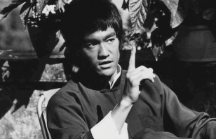 - Главное падаван: нельзя перестать тренироваться в плевках, ведь твой враг плюет ...бр-бымс, бым-ц, дзым-ц.. Дополни фразу сам.