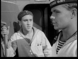 Эпизодическая роль Владимира Высоцкого в фильме 1962 года "Увольнение на берег". Люблю смотреть этот фильм, узнавать улицы города своего детства.