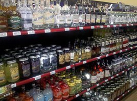 Самое главное забыли. Moonshine - лунное сияние, или по нашему, самогон.