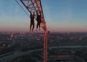 Безумству храбрых - цветы со скидкой...