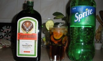 Мммм, и вправду не помешало.... Эта бутылочка идеально подошла бы мне к Ягеру))