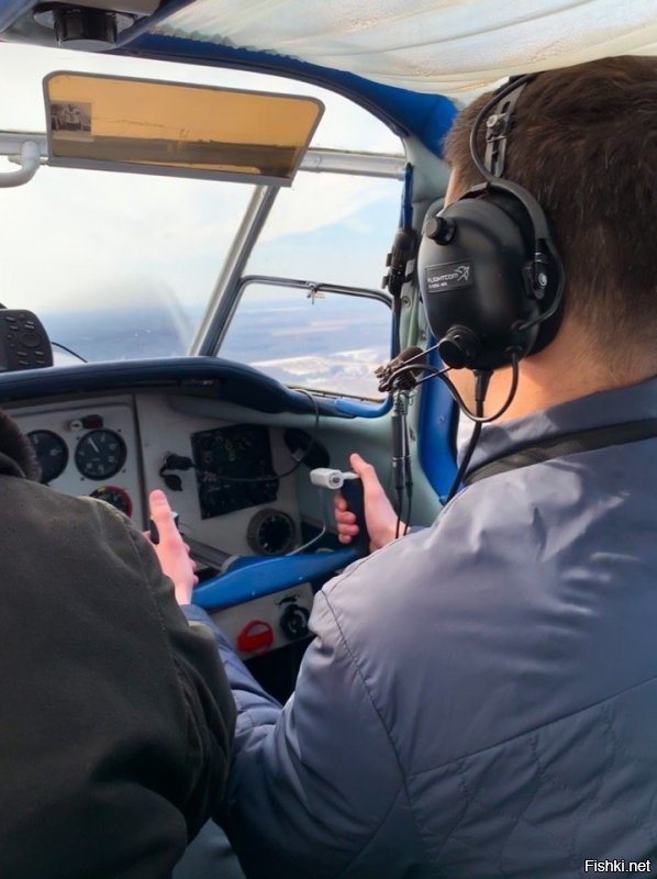 Мда уж, если человек глуп, то глуп во всем. Дамочка, кому вы нужны хвастать-то? Я с барышнями письками не мерюсь, прости. Ну раз ты прям настаиваешь, подарю тебе пару фоток за 18/19годы. В марте с Варадеро еще скину. Только не плачь, что я не оправдал твои ожидания, что твои фантазии про меня оказались только твоими фантазиями, а я оказался честен.
Ага-ага, мне, женившемуся на молодой расскажи про фотки. Вообще-то все девочки фоткают все свои развлечения и первый, и сто первый раз. Хотя, если ты старуха за 40, то я согласен. Муж не бьет, что ты не готовишь и приходиться жрать вне дома?
А вообще это дно, рассказывать, как трясешь с каждого родного и друга бабло, а потом хвастаешь, как его тратишь
Еще раз, мериться чем-то и соревноваться я буду с равными. 
А до тебя все это время пытались донести простую цель: если ты меркантильная бабища, которая даже с родственников дерет деньги, то это надо скрывать, а не кичиться на весь сайт. И, если есть люди, которым для других ничего не жалко, в отличии от тебя, то нехер их осуждать.
Но ты этого не поняла и не поймешь, как я уже доказал, и не один, и не раз.
И весь твой бред про меня - это убогая дичь. Я, милочка, анонимно сижу по той причине, что я комментатор в разделе "анти" и мои политические взгляды такие, что за них могут не просто найти, а конкретно... Но да тебя это не касается.
Какой бред, делать анонимный акк для самоутверждения перед какой-то меркантильной, неграмотной, глупой бабой, которая в сотый раз не может прочитать элементарную мысль? Хотя, я уже привык не удивляться твоей больной фантазии.
Если ты считаешь, что мне нужно за счет тебя реализоваться или унизить, то это очень глупо. Смысл? Жизнь это сделала сама: мне легко помогать бесплатно людям, т.к. я занимаюсь тем, что мне нравиться, я отдыхаю за своей работой, и у меня есть и время, и силы, и деньги на помощь. А для тебя твоя работа - тяжкий труд, усталость, потраченные силы и время, главная ценность - монета, и сделать ты с этим ничего не можешь, только фантазировать, что другим хуже. Может судьба заставляет пахать, потому что что-то не так делаешь? Не?