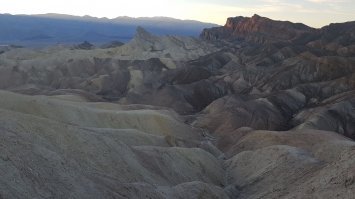 Zabriskie point - легкая возможность посмотреть на Долину Смерти