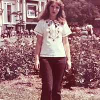 А это не Пугачёва ли часом ? Вроде когда то видел её такое фото. Или ошибаюсь.