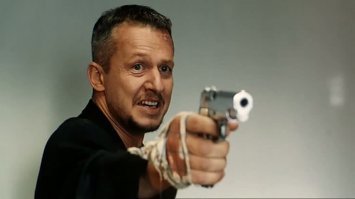 Богу слав Ли нда - Охранник для дочери.