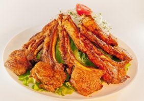 Сейчас зима самому готовить проблема поэтому обычно до ближайшего кафе .