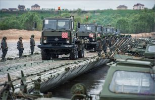переезжали в том же месте Волгу в обратном направлении по мосту 

Очень смешно