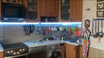 Не обращай внимание) Это просто скрин с видео, ргбшка под музыку моргала в этот момент.