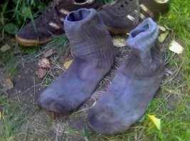 Тоже мне удивили. Одежда на морозе стоит. Ха. Вот носки, стоящие летом - это вещь. А запах…