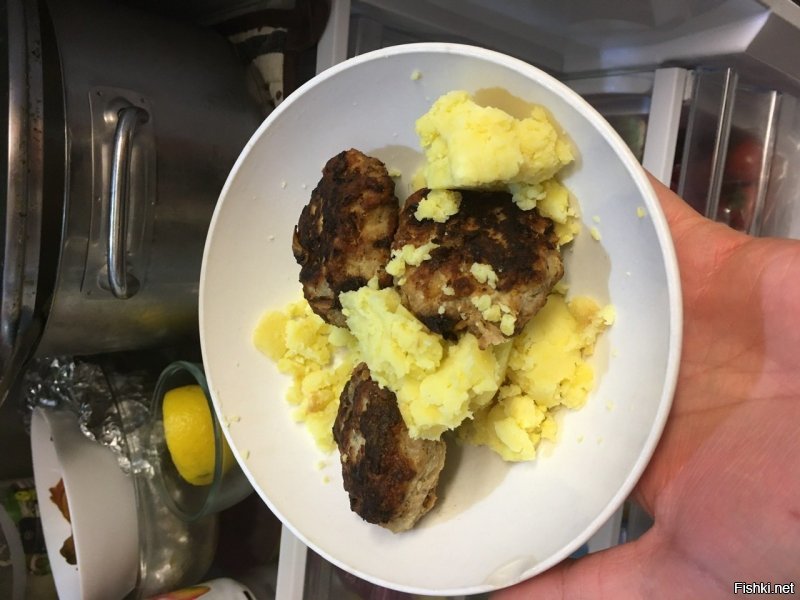 А у меня джекпот:) котлеты с пюрешкой!