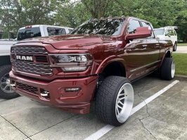 Ну тут сход-развал как минимум надо делать.