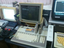 Был у меня компьютер "Поиск" киевского производства. 
"16 разрядный IBM-совместимый". Норм аппарат, только блок питания не выдержал сеть на Камчатке в Бичевинке и Завойко. 1997 год