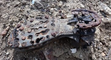 Вот он," легендарный" сапог истинного арийца,или точнее то,что от него осталось.
Берег Волги в районе Тракторного завода2019г.
