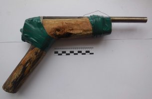 Это пугач. Поджиг - это ж по сути самодельный пистолет, что-то вроде этого.