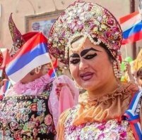 А чё за кавардак с флагами?