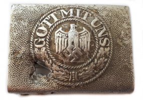 С именем бога, они всегда и прутся к нам. 

И этому автору тоже не помогла его Сталинградская мадонна.