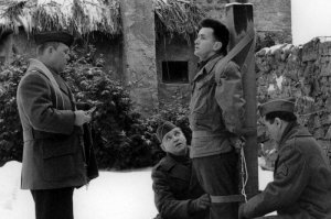 Это эпизод из фильма "The Execution of Private Slovik" 74-го года, с Мартином Шином в главной роли.