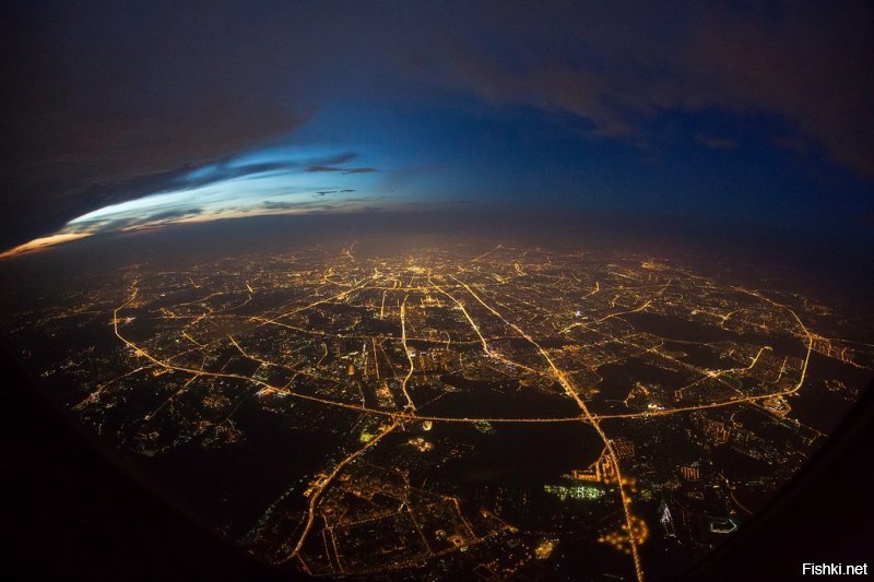 Ковдор,Оленегорск,Мурманск,Костомукша,Москва...И это только те города,где был официально прописан.Люблю возвращаться в Москву,глядя в иллюминатор(особенно ночью).