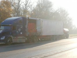 Авария дня. Фура с фруктами протаранила автобус под Рязанью