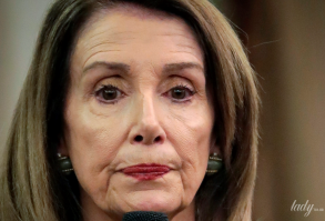 Изнемождённая пластикой. Ей уже прогулы ставят на кладбище, а она все в молодуху играет.