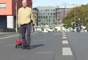 4 фотографии художников. Двое из них крутятся в гробах как вентиляторы от того, что других двоих тоже называют художниками.