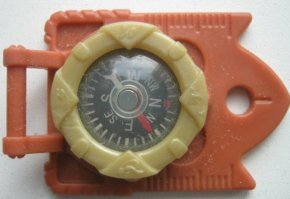 Это игрушка из киндер-сюрприза, только без крышки. Никакого отношения к СССР не имеет.
У моего сына 2009 года рождения такой есть, как на фото из интернета.