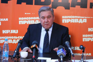 Интересно, есть ли в Великобритании недвижимость бывшего губернатора омской области Леонида Полежаева (да-да, того самого, кто является соседом Киркорова на каком-то острове и которому назначили надбавку к ежемесячной пенсии за выслугу лет в размере 224 506 рублей 83 копеек)?