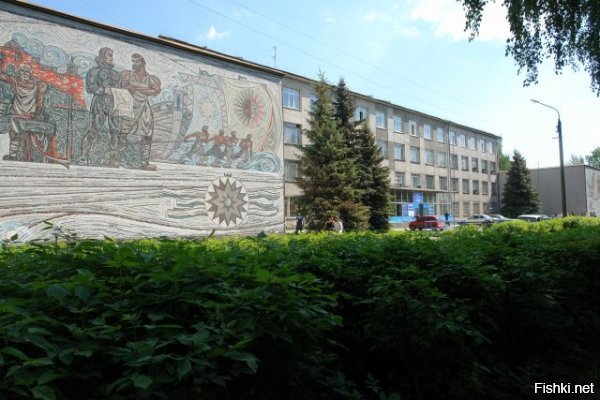 Нижегородский промышленно-технологический??? техникум

и слева