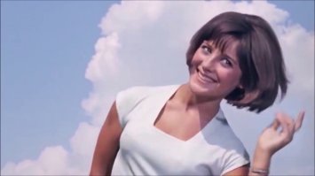 Контрасты... 
А ведь был только грим, ни какой "цифры"...