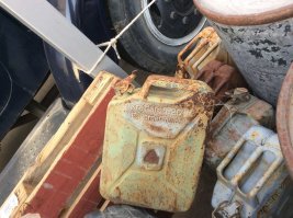 Такие канистры есть пожалуй у каждого севостопольца в сарае